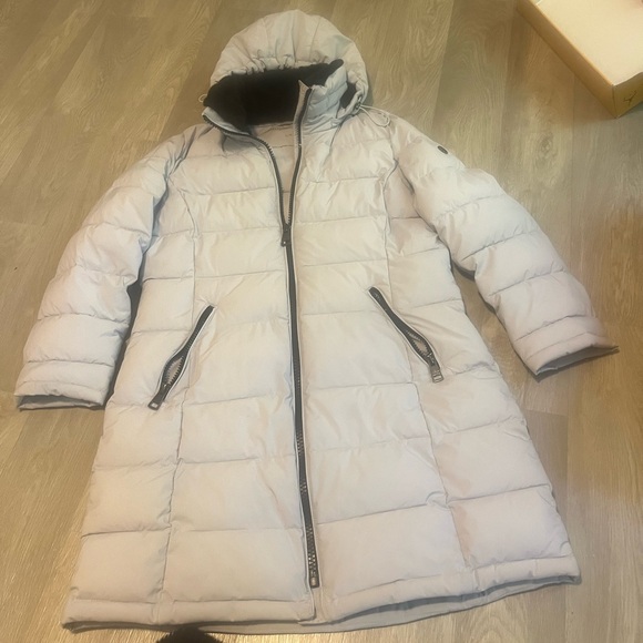 Andrew Marc Ivory Puffer Jacket with Dark Accents - Picture 1 of 7